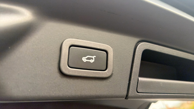 Land Rover Range Rover Velar 2.0 P300 R-Dynamic SE 5dr Auto Petrol Estate